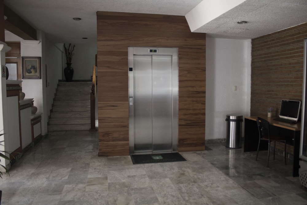 Estanza Hotel and Suites 6/58