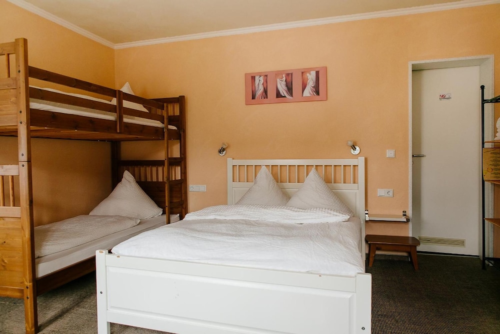Landhotel Airport-Inn 18/43