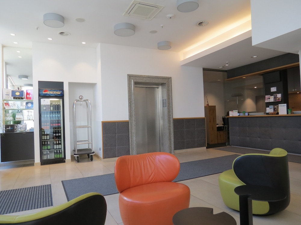 Comfor Hotel 3/72