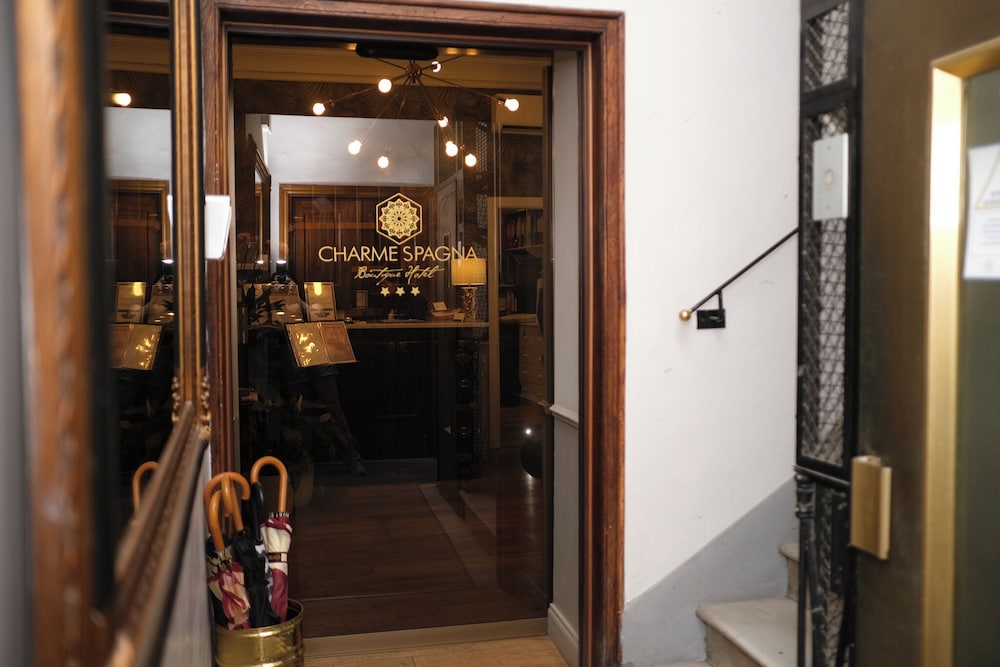 Charme Spagna Boutique Hotel photo3