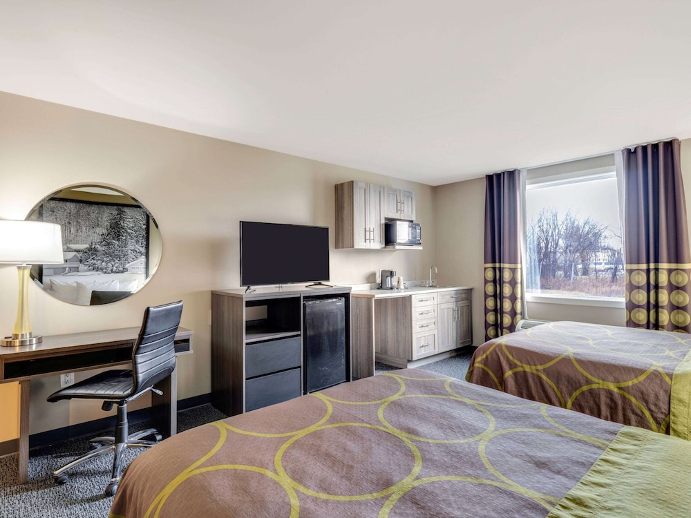 Super 8 by Wyndham Moosonee 26/50