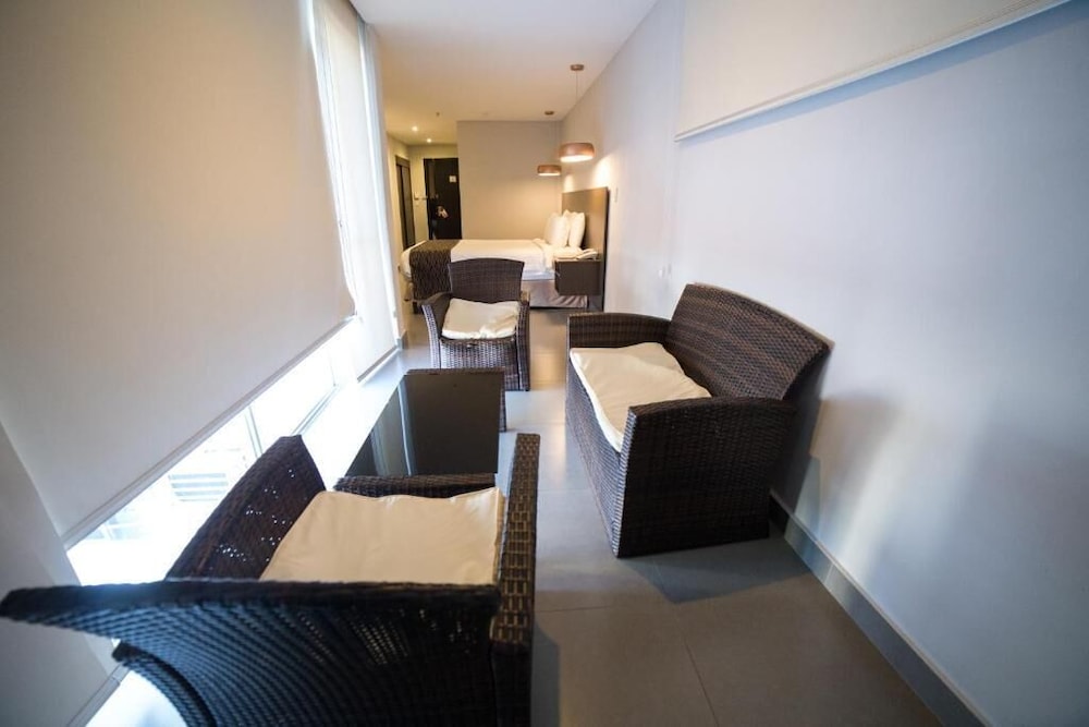 HOTEL OJOS DEL RIO 44/50