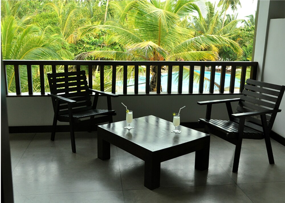 Lagoon Paradise Beach Resort 41/60