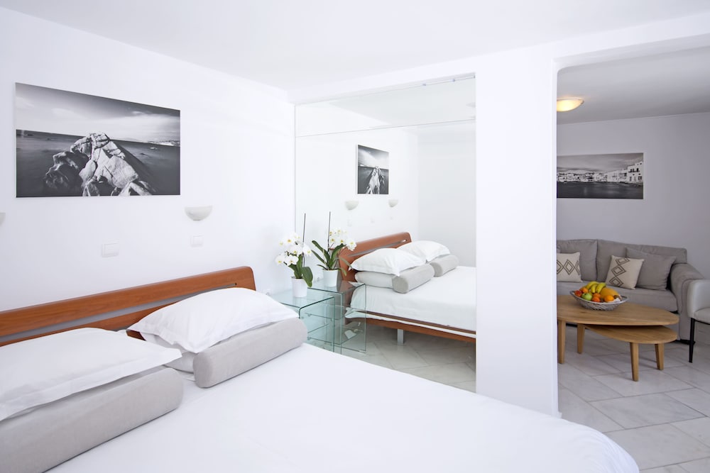 Mykonos Adonis Hotel 57/76