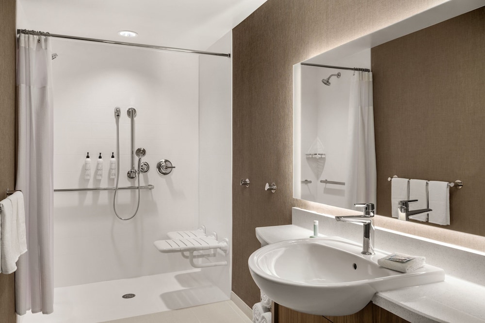 SpringHill Suites by Marriott Menomonee Falls 20/22