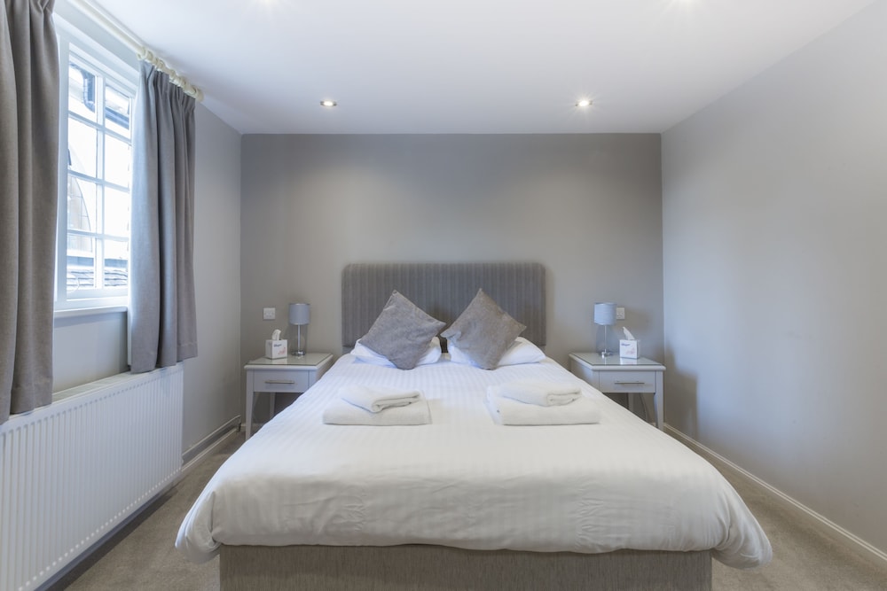The Conningbrook Hotel 12/50
