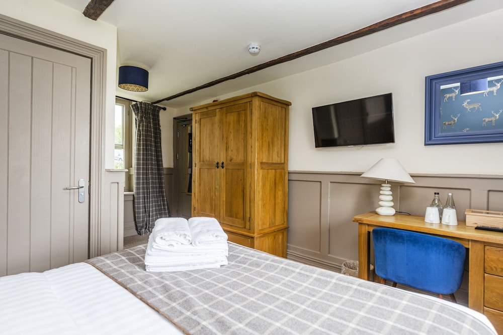 The Fleece Countryside Inn 16/50