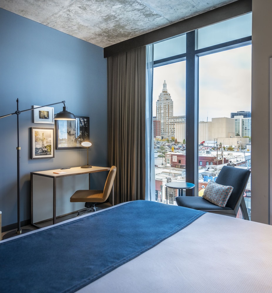 Hotel Indigo Tulsa Downtown 9/68