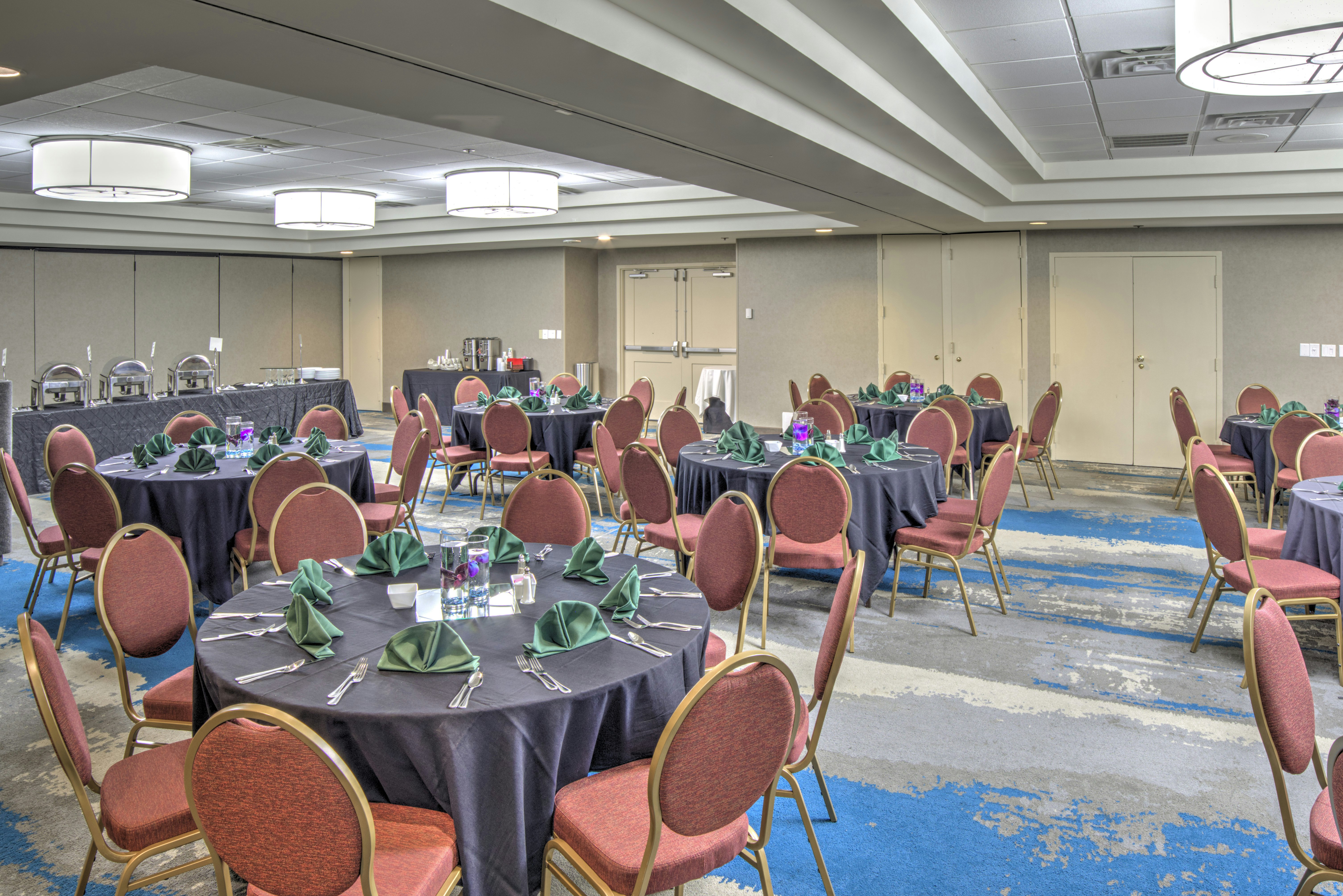 Embassy Suites Indianapolis North 19/24
