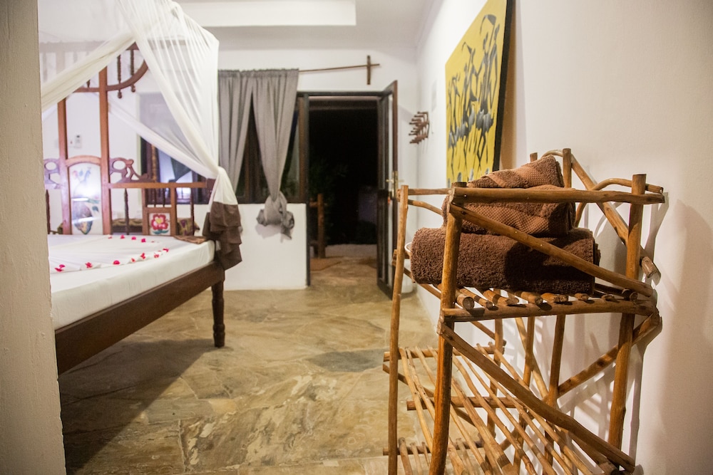 Moonshine Uroa Boutique Hotel 38/50