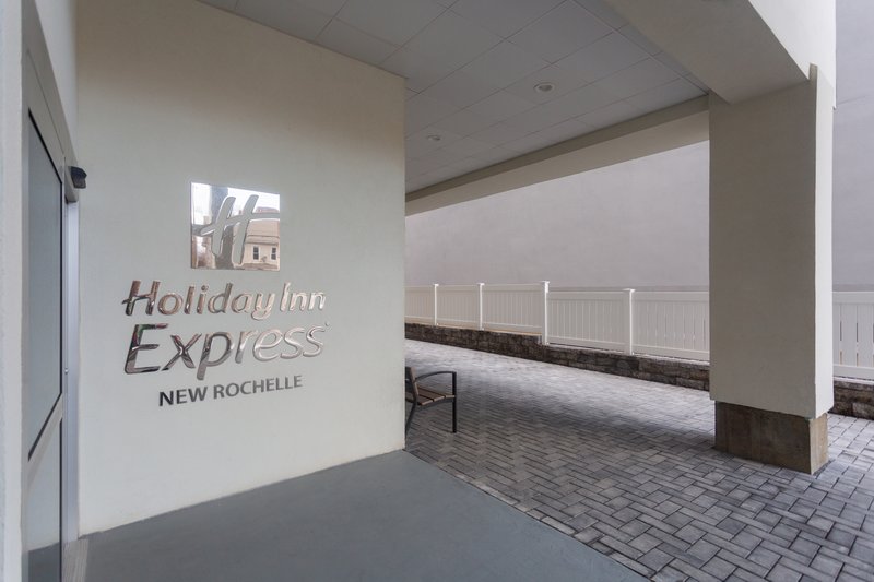 Holiday Inn Express New Rochelle 21/66