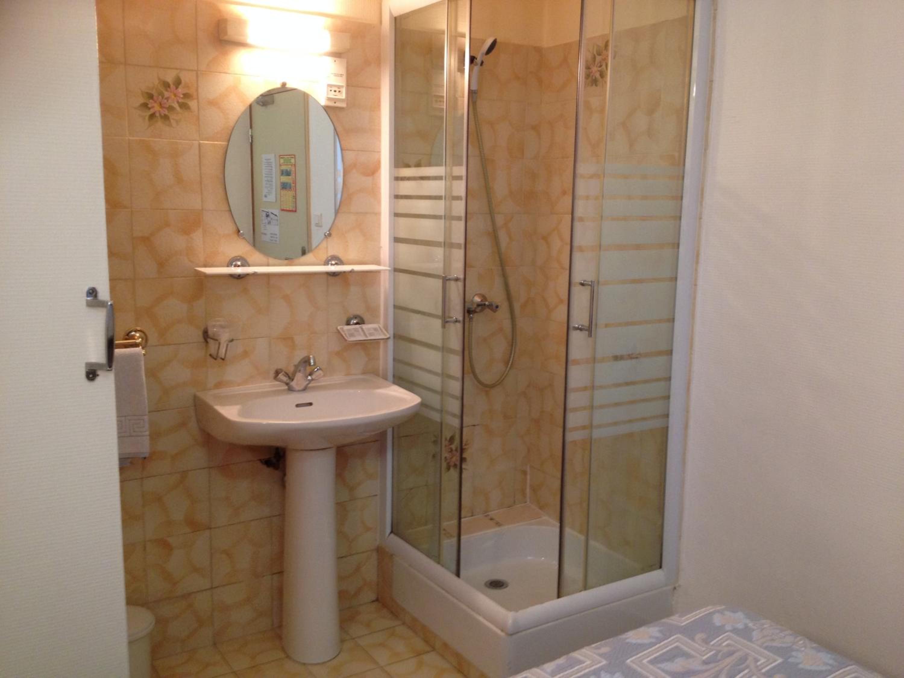 غرفة مفردة، AU NOUVEL HOTEL 3/7