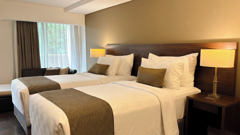 Delonix Hotel Karawang 11/55