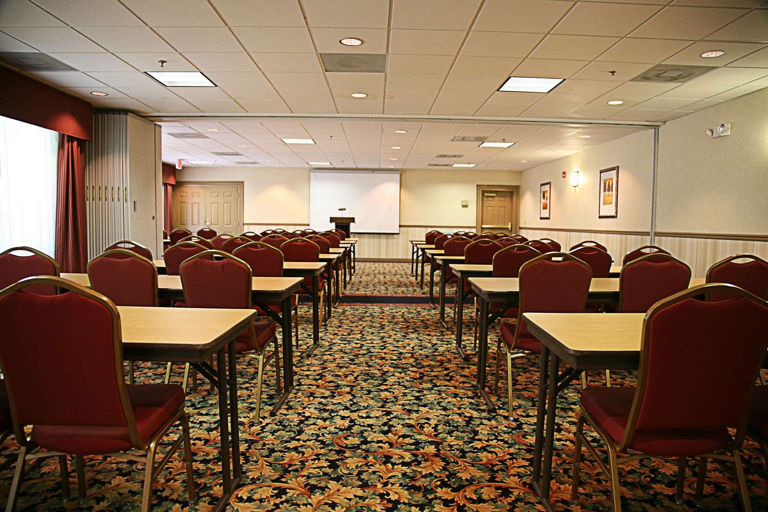 Country Inn & Suites By Radisson Helen 34/36