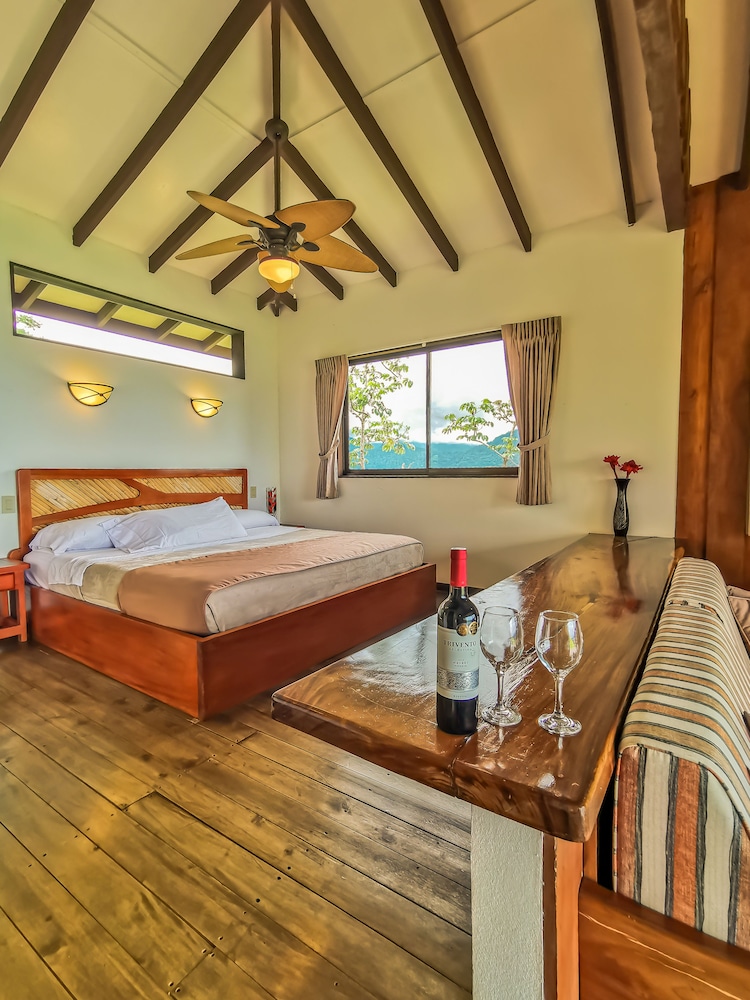 Casita, Deluxe