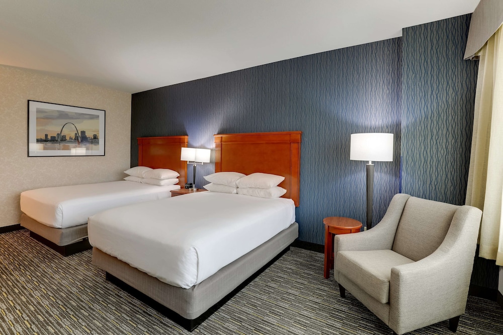 Drury Inn and Suites St Louis Arnold 4/46