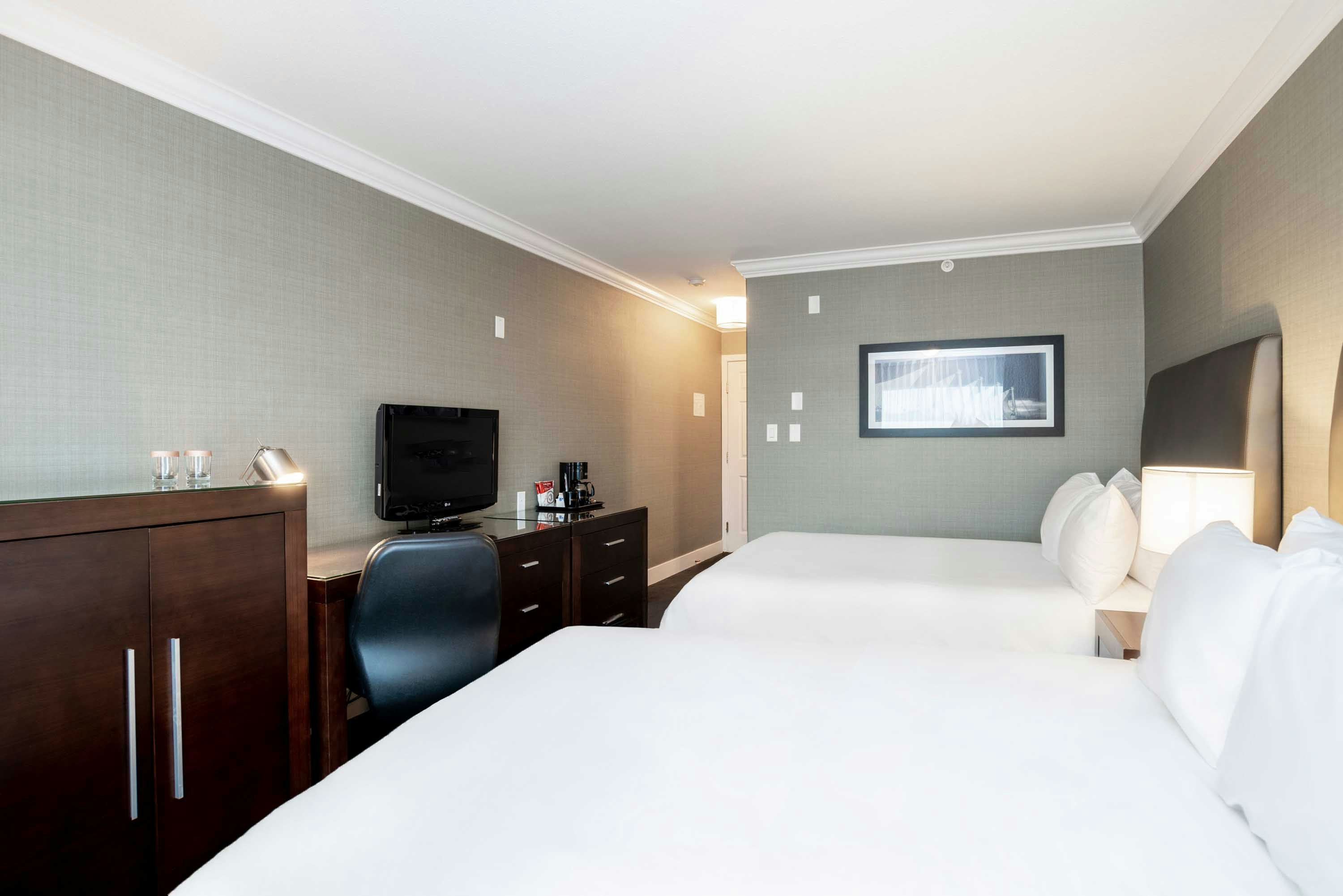 Standard, 2 Double Beds