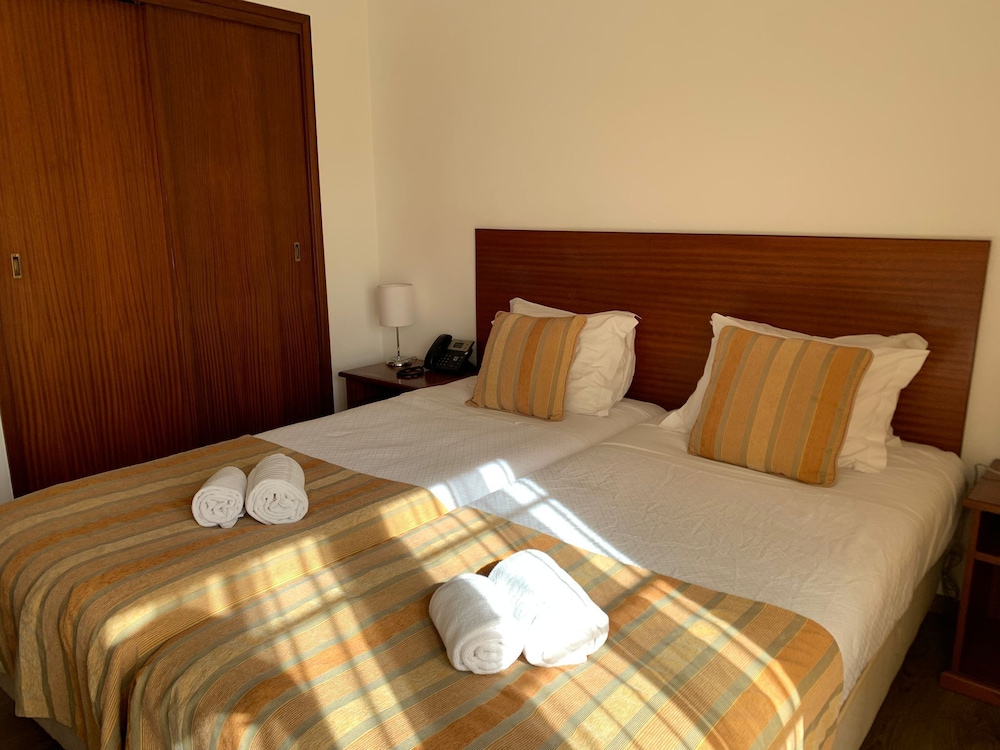 HOTEL LOURO 10/69