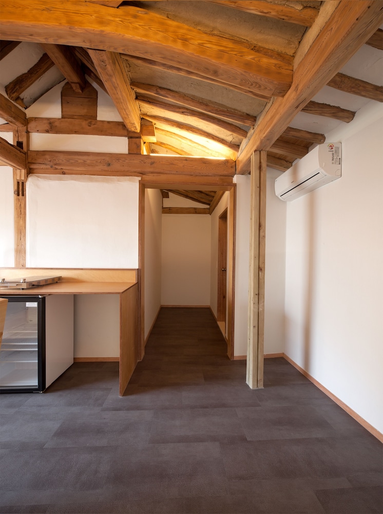 Hanok Residence Hotel Side 40/53