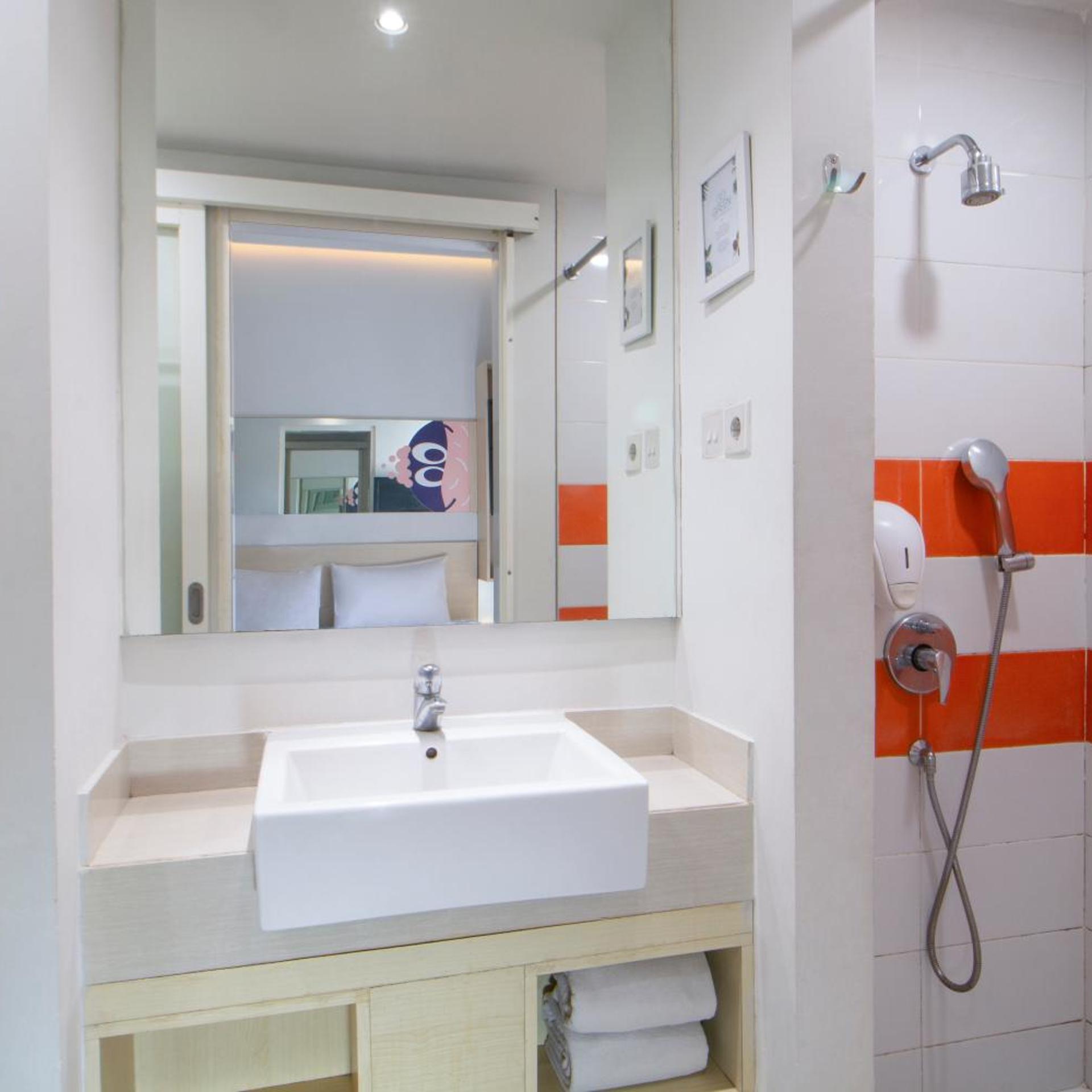 Cleo Hotel Jemursari 17/17