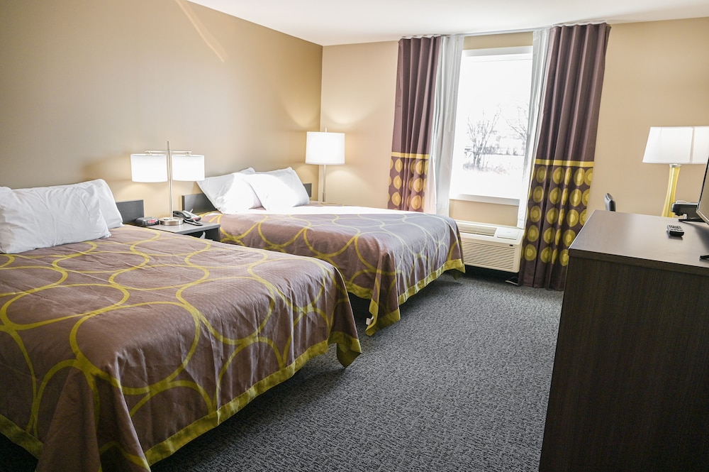 Super 8 by Wyndham Moosonee 23/50