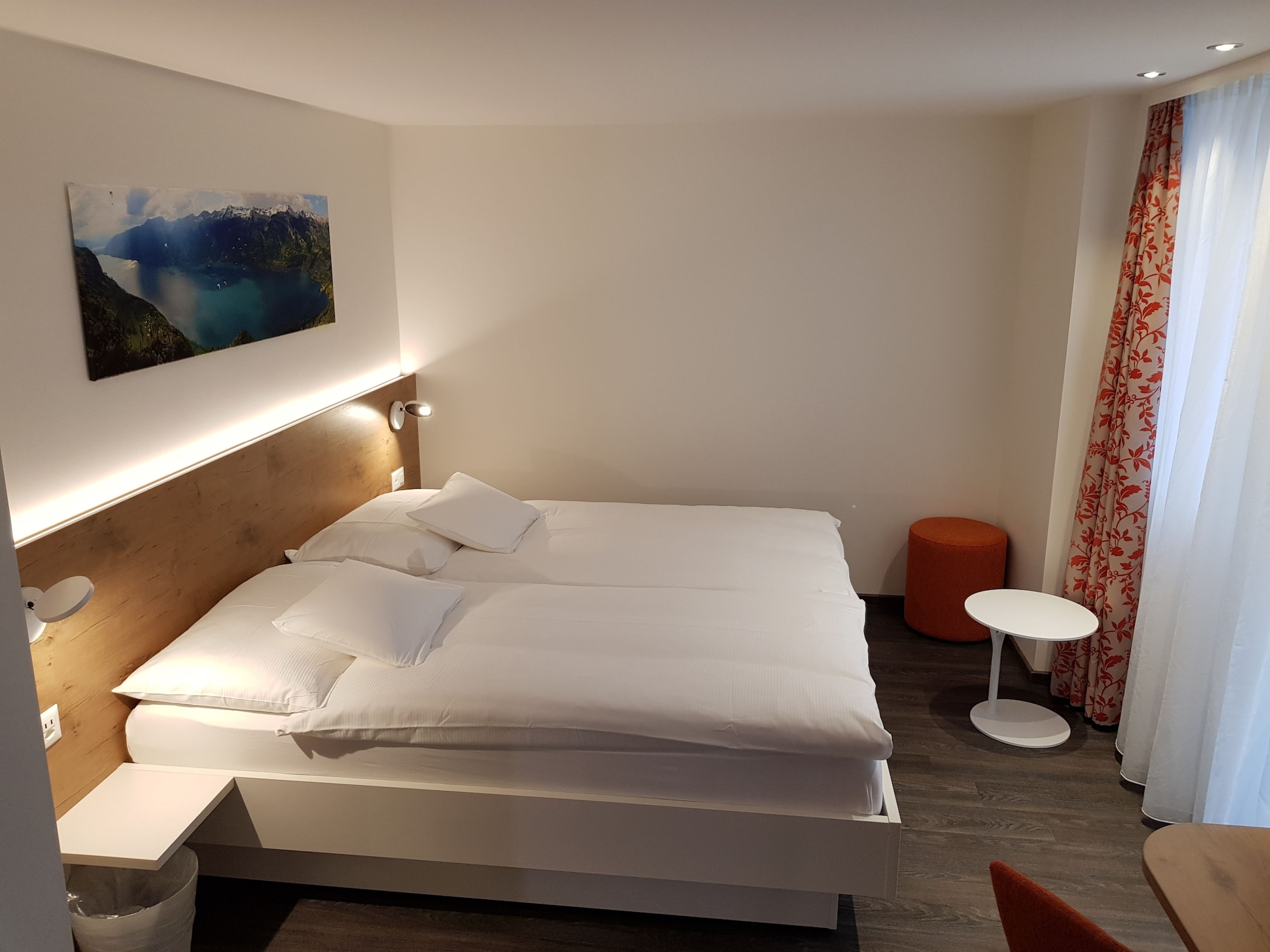 STANDARD, TWIN BEDS