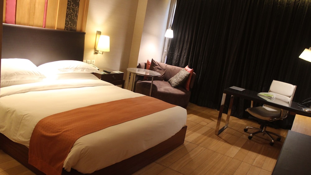 Holiday Inn New Delhi Mayur Vihar Noida 30/74