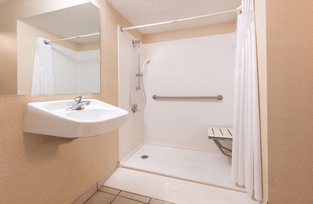 Aviator Hotel & Suites, Bw Signature Collection 37/38