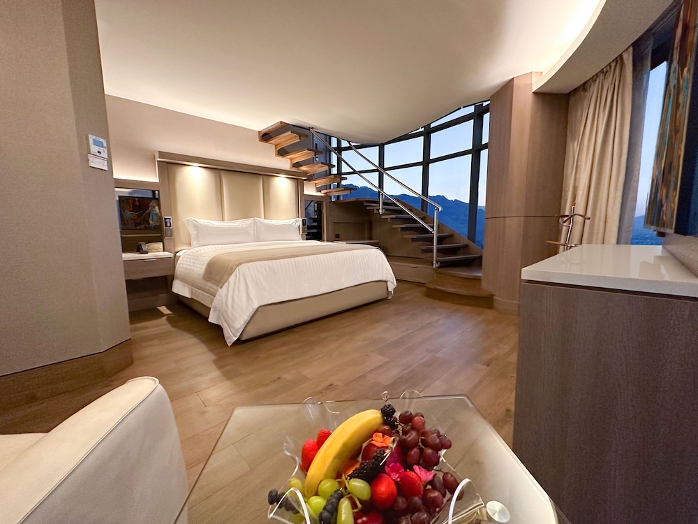 Safi Royal Luxury Metropolitan 18/47