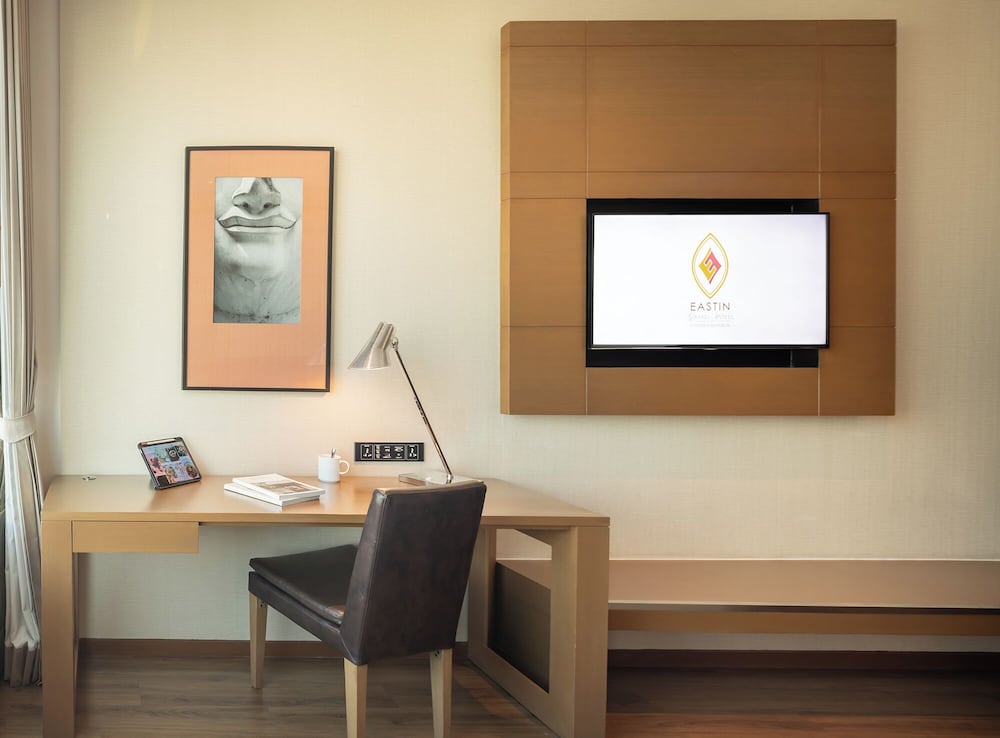 Eastin Grand Hotel Sathorn 40/50