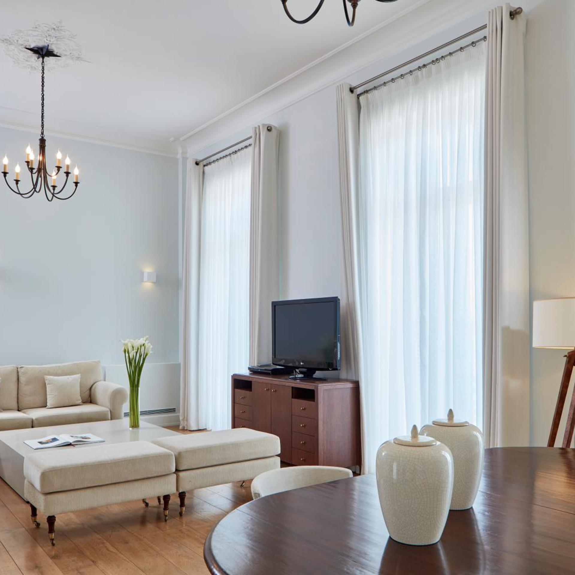 2 Bedrooms, Vip, Suite