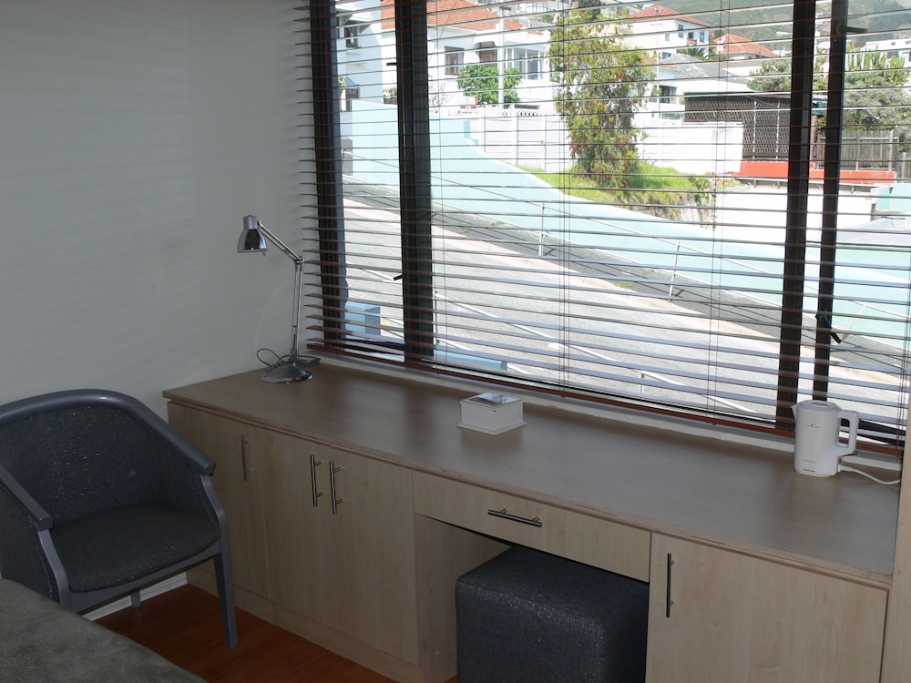 Leeuwenzee Guest House 8/50