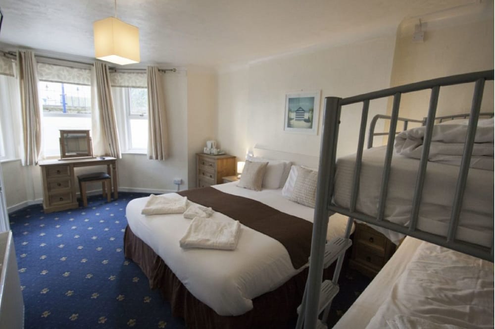 Brooklands Hotel Bed And Breakfast Bournemouth 9/32