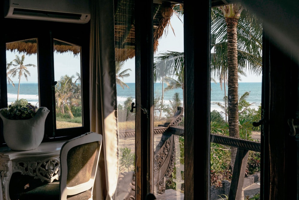 Most Exotic Beachfront Villa Keong 37/67