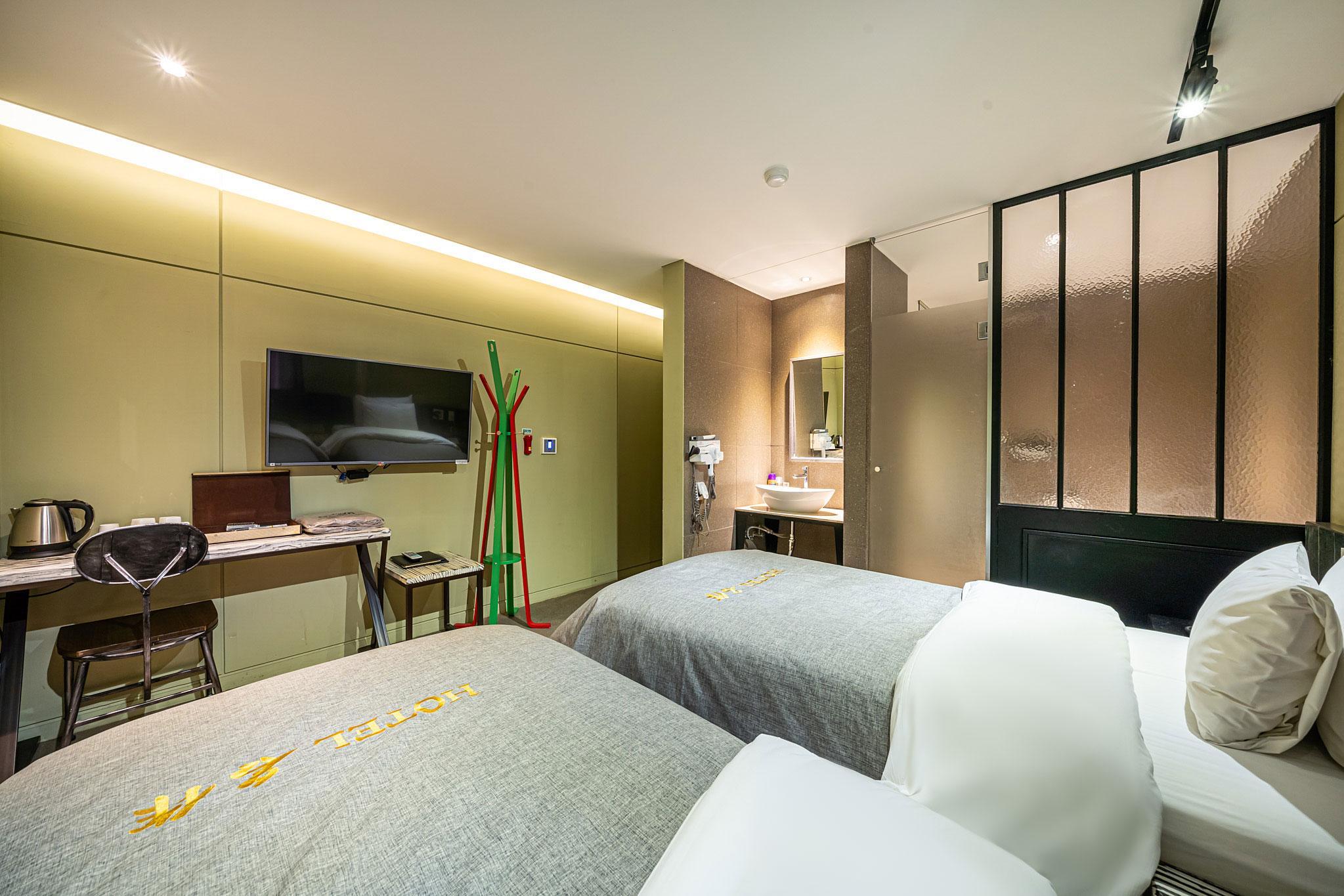 PREMIUM, TWIN BEDS