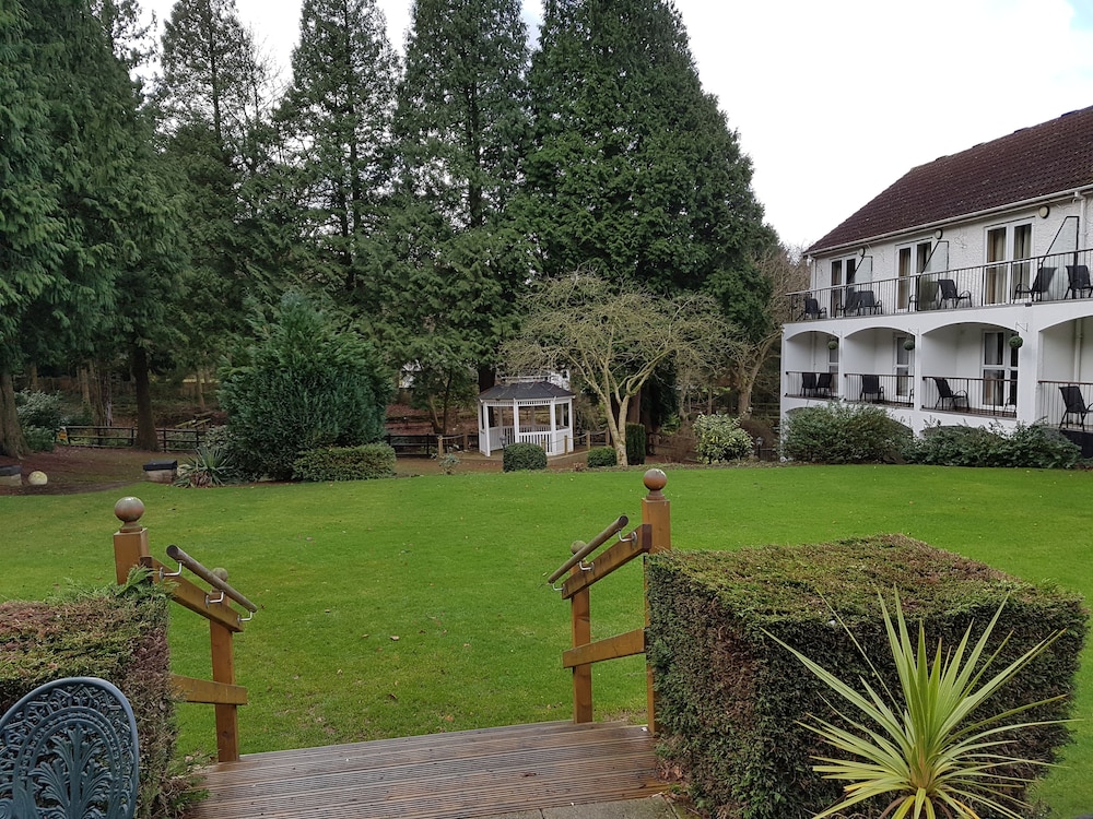 Buckatree Hall 62/69