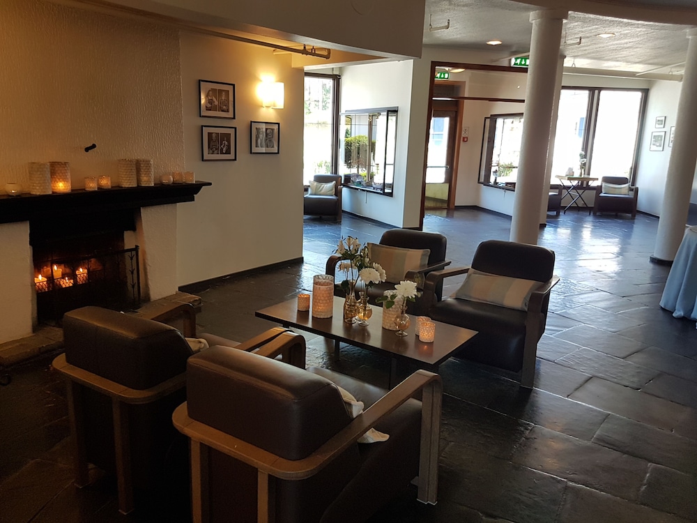 Strand Hotel Fevik 51/80