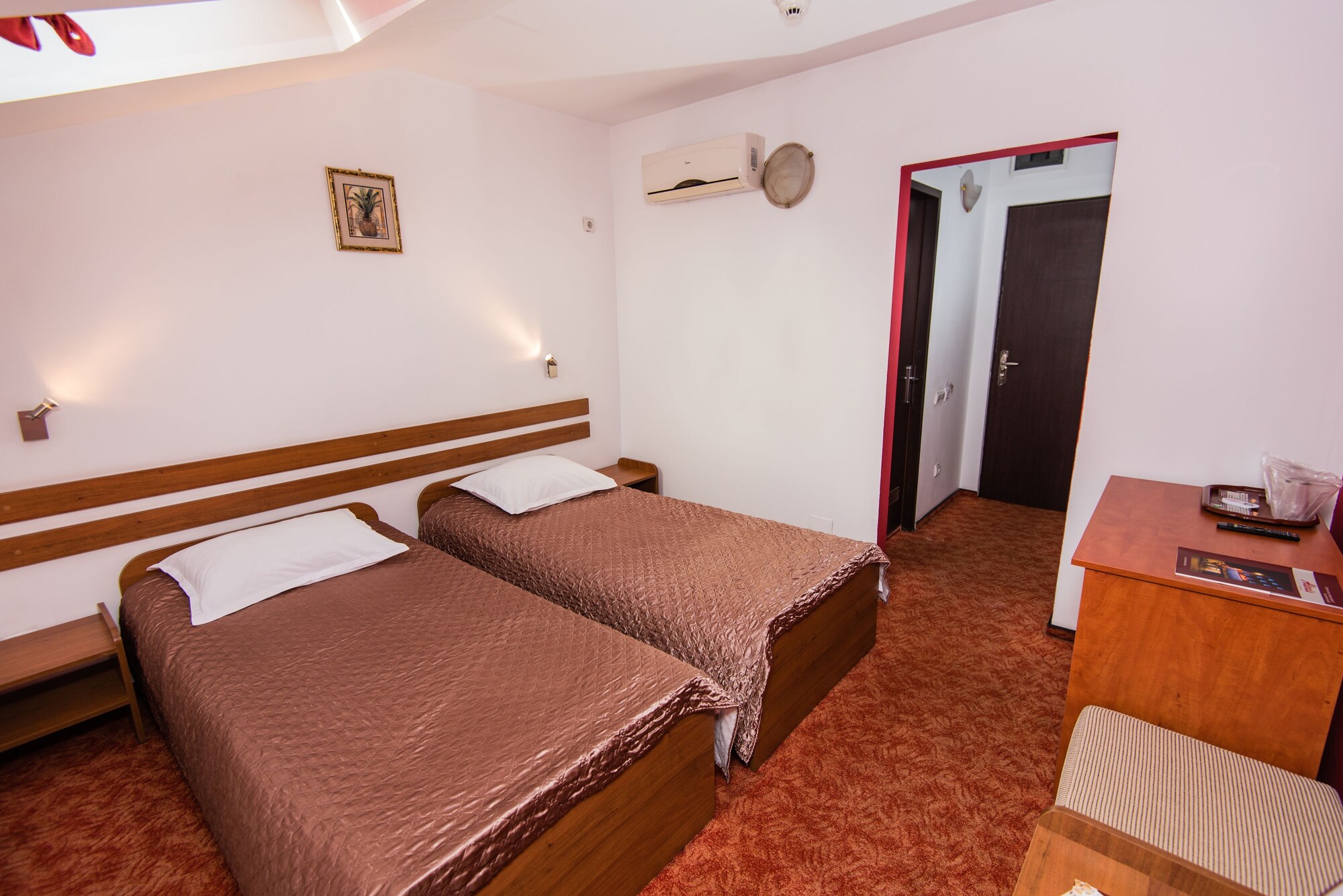 Budget, Double Bed, Attic، Alexis Hotel 2/10