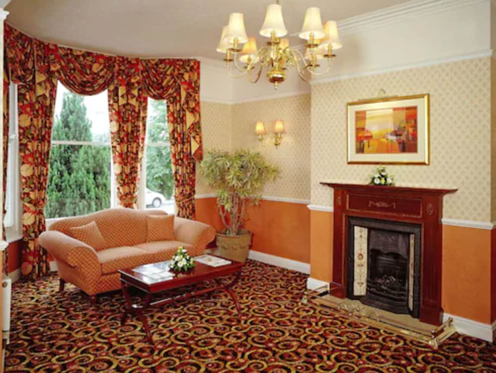 Arundel House Hotel 33/51