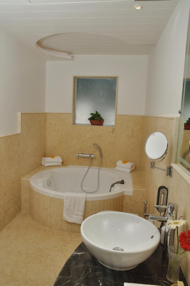 Oyo Premium Calangute Suites 53/53