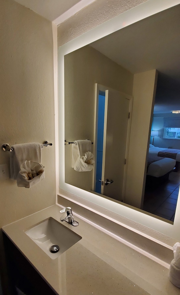 Beachside Resort Hotel 38/38