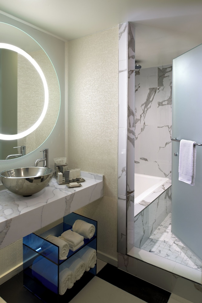 The Valorian Los Angeles, Curio Collection by Hilton 85/87