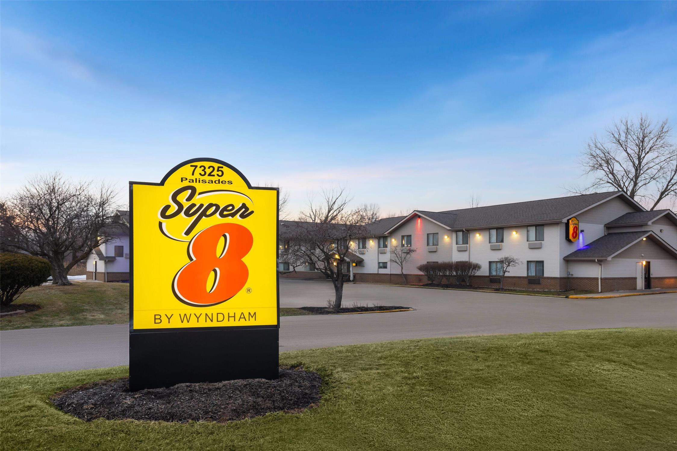 Super 8 By Wyndham Mentor/Cleveland Area 5/31