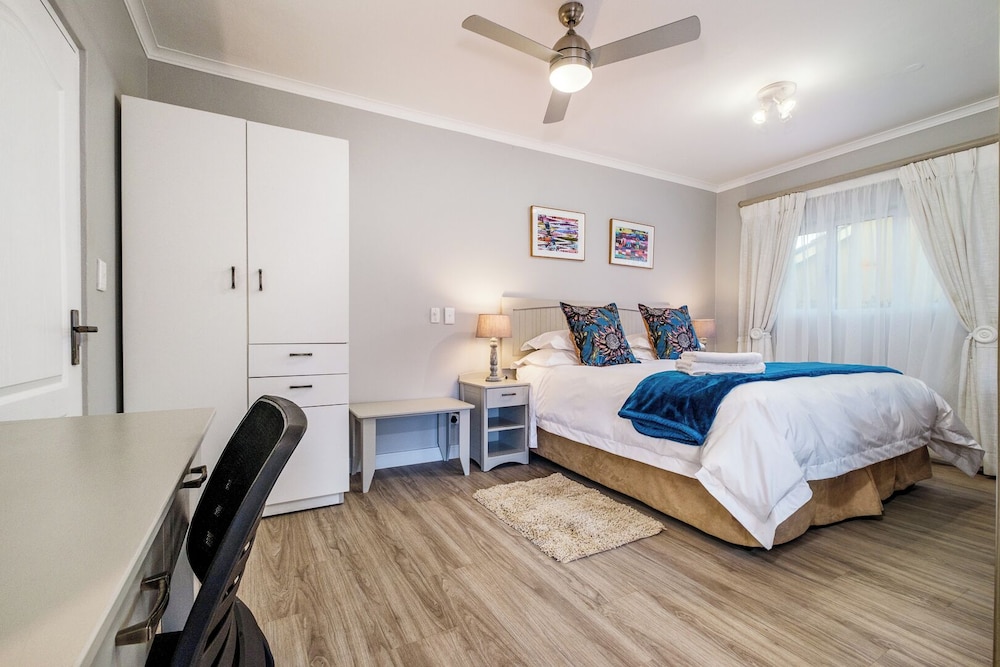LUXURY, DOUBLE BED