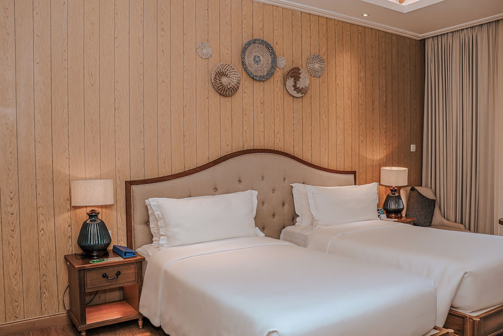 PREMIUM, DELUXE, TWIN BEDS