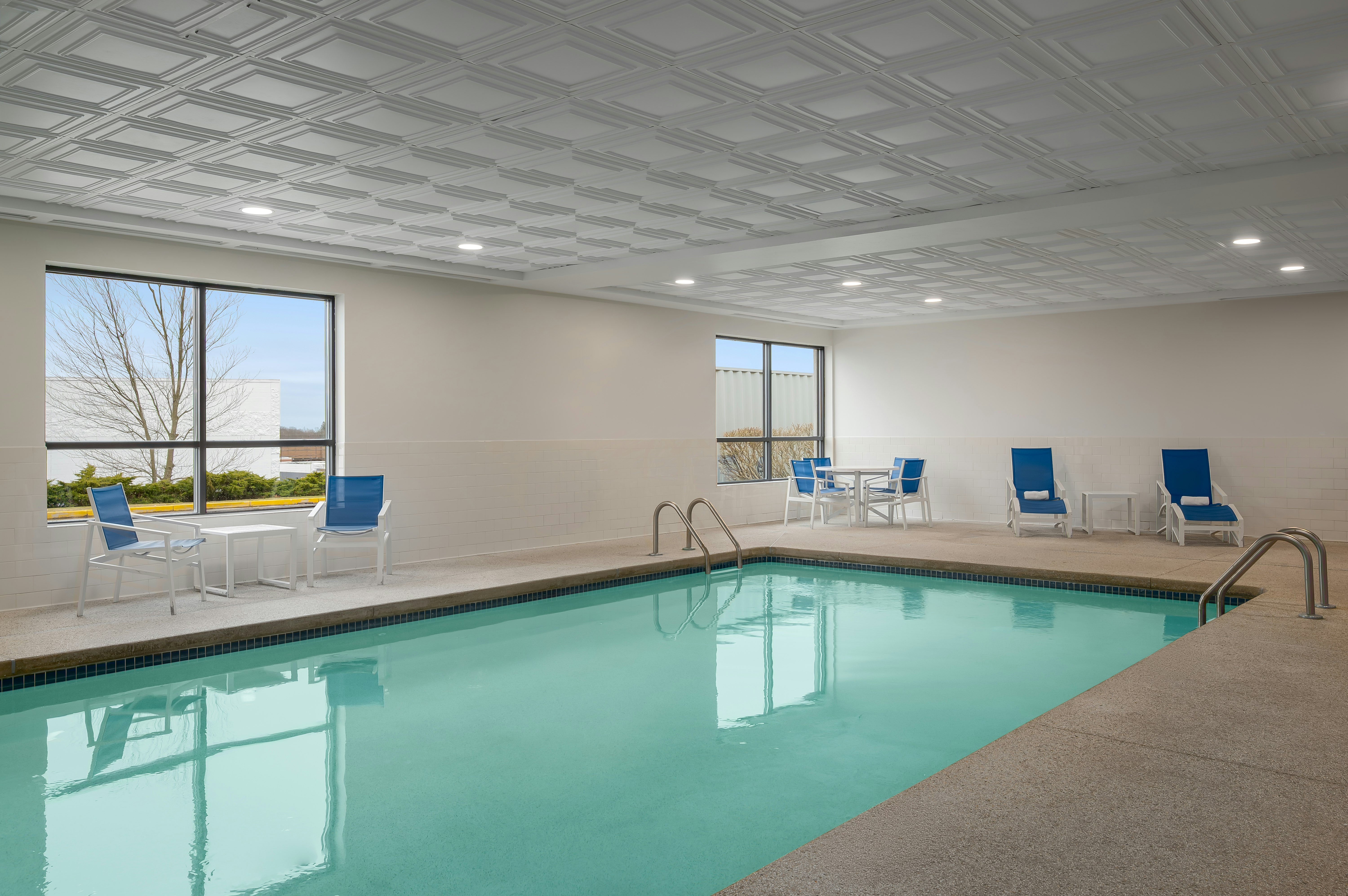 Holiday Inn Express Boston South Brockton 37/78
