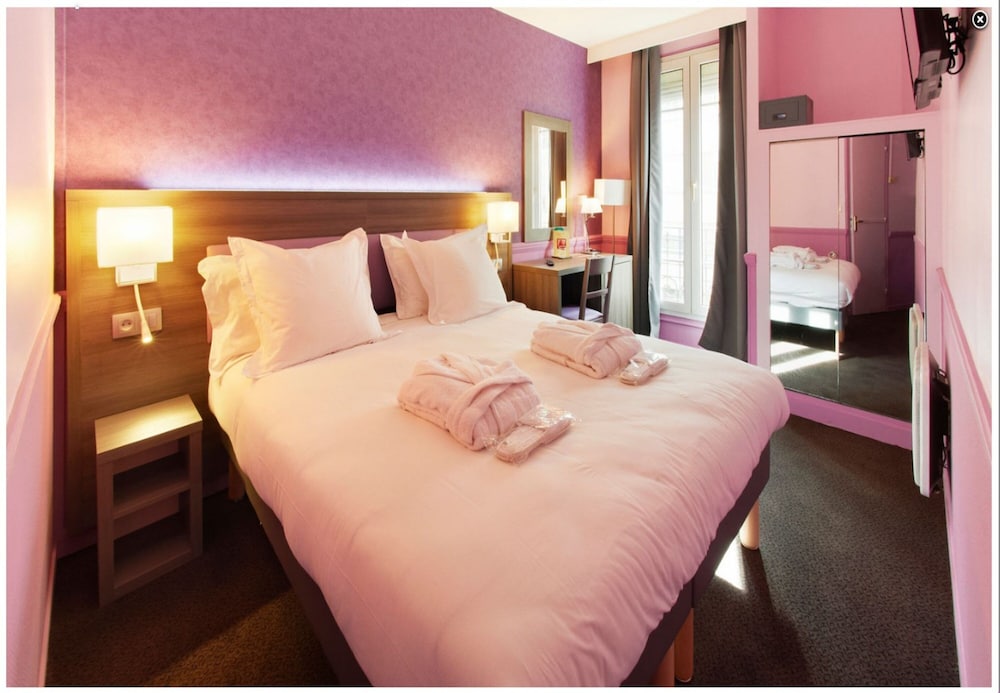 Hotel Poussin 9/58