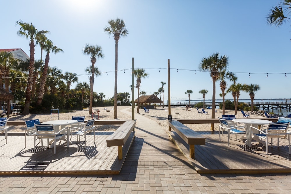 Harborside At Charleston Harbor Resort And Marina 38/50