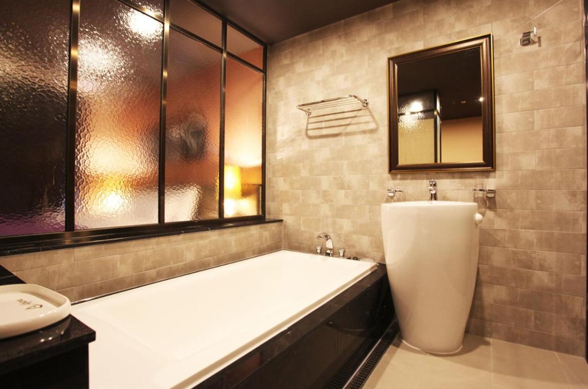 Ahava Hotel 35/39