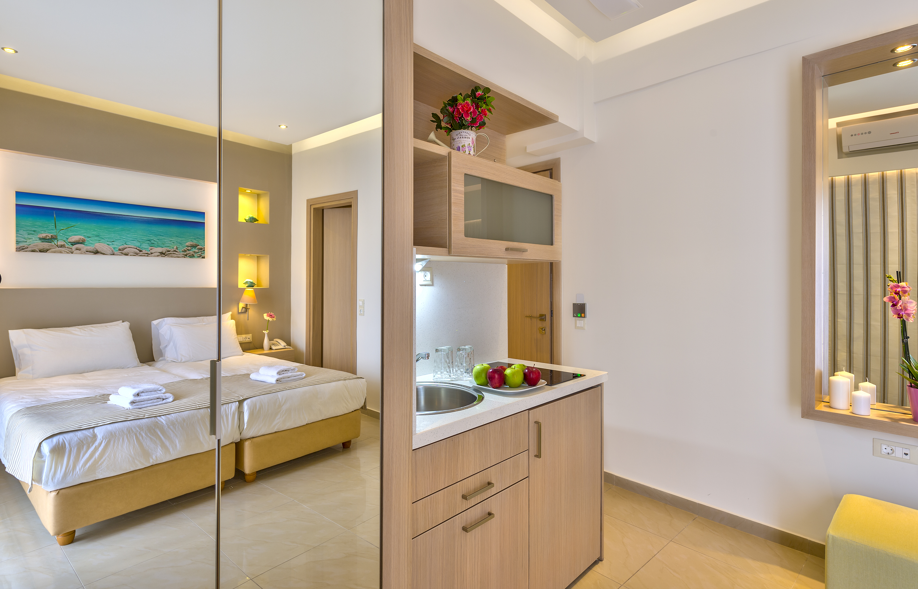 Leonidas Hotel & Apartments 27/63